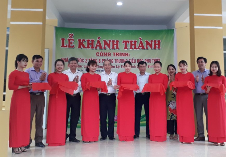 Lệ Thủy: Khánh thành công trình nhà lớp học 2 tầng