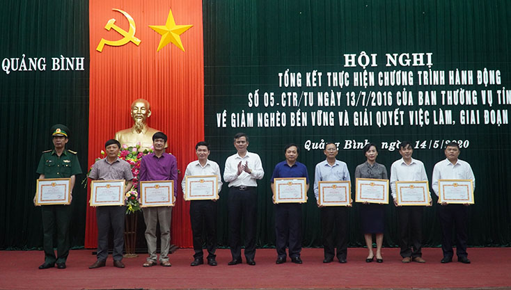 Giảm nghèo bền vững và giải quyết việc làm là nhiệm vụ cấp bách, cơ bản, lâu dài trong phát triển kinh tế - xã hội