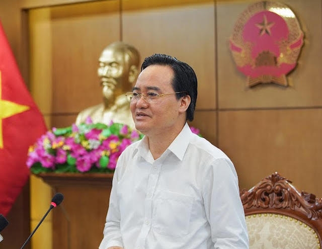 Không tổ chức biên soạn một bộ sách giáo khoa