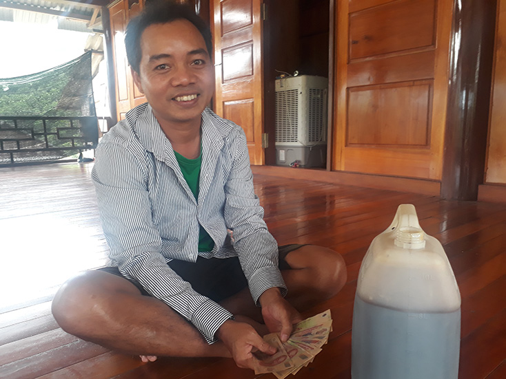 Mùa mật ong nuôi đầu tiên của người Mày, người Khùa