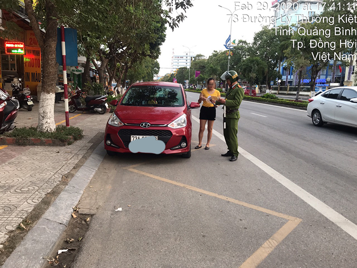 Dừng, đỗ xe đúng nơi quy định - Ý thức để xây dựng văn minh đô thị