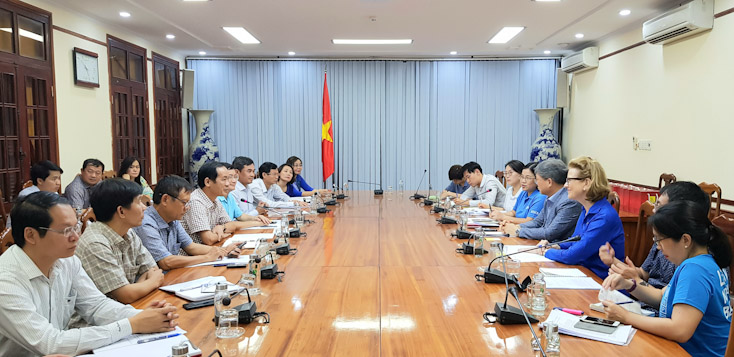Đồng chí Trần Công Thuật, Chủ tịch UBND tỉnh làm việc với đoàn công tác KOICA Việt Nam