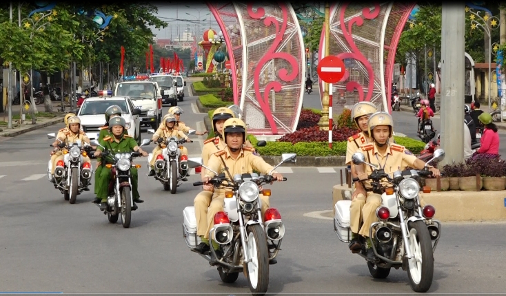 Xây dựng Đảng bộ trong sạch, vững mạnh, phát huy vai trò nòng cốt trong bảo đảm an ninh trật tự