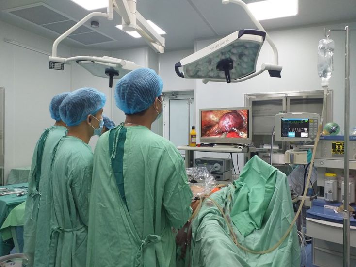 Triển khai phẫu thuật nội soi tuyến giáp bằng dao siêu âm