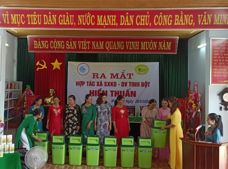Lệ Thủy: Ra mắt Hợp tác xã sản xuất kinh doanh-dịch vụ tinh bột Hiền Thuấn