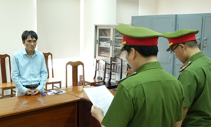 Khởi tố Trưởng phòng Kế hoạch-Kỹ thuật, BQL dự án Môi trường và biến đổi khí hậu TP. Đồng Hới