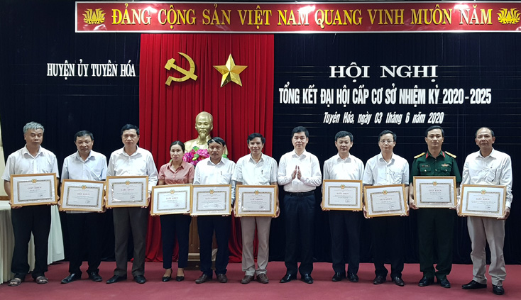Tuyên Hóa: Tổ chức hội nghị tổng kết đại hội cấp cơ sở, nhiệm kỳ 2020-2025