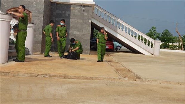 Kháng nghị giám đốc thẩm vụ án bị cáo nhảy lầu tự tử tại tòa