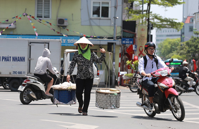 Thời tiết ngày 11-6: Nắng nóng diện rộng ở Bắc Bộ và Trung Bộ, chiều tối có mưa dông