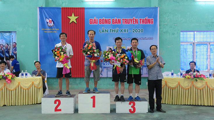 Sôi nổi Giải bóng bàn truyền thống Hội Nhà báo Việt Nam tỉnh Quảng Bình