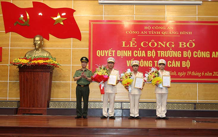 Công bố quyết định của Bộ trưởng Bộ Công an về công tác cán bộ