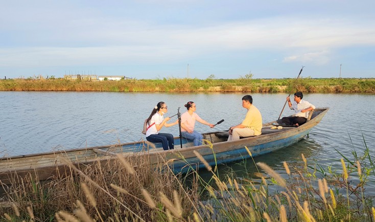 "Nếu không quan tâm đến thân phận con người, không nên làm báo!"