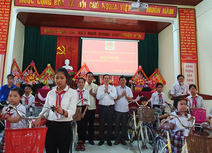 Đoàn đại biểu Quốc hội tỉnh tiếp xúc cử tri tại huyện Lệ Thủy