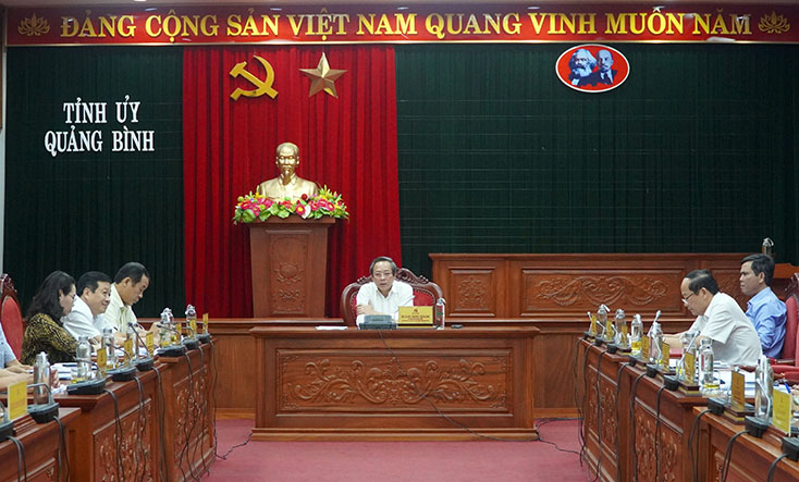 "Tiếp tục tháo gỡ khó khăn cho sản xuất kinh doanh, phục hồi phát triển kinh tế xã hội"