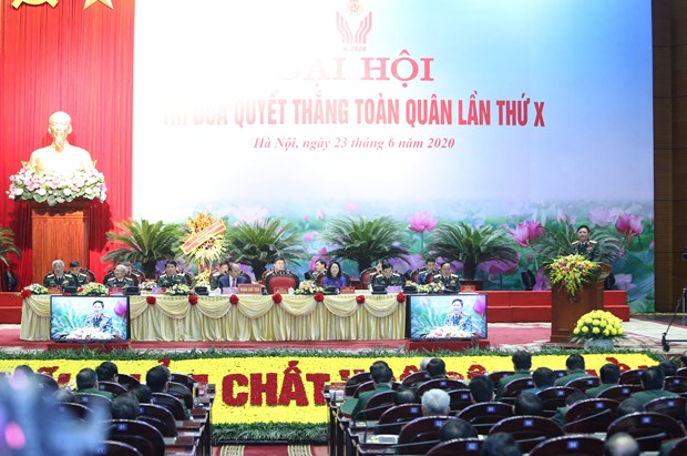 Thủ tướng dự Đại hội Thi đua quyết thắng toàn quân lần thứ X