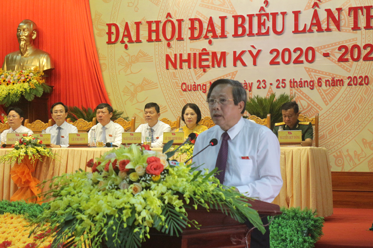 "Tiếp tục phát huy truyền thống đoàn kết, nhất trí, tranh thủ thời cơ và huy động mọi nguồn lực đưa Quảng Ninh phát triển nhanh và bền vững" (*)