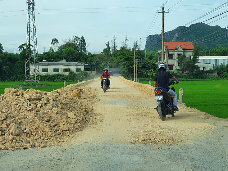 Nâng cấp, sửa chữa đoạn đường xuống cấp