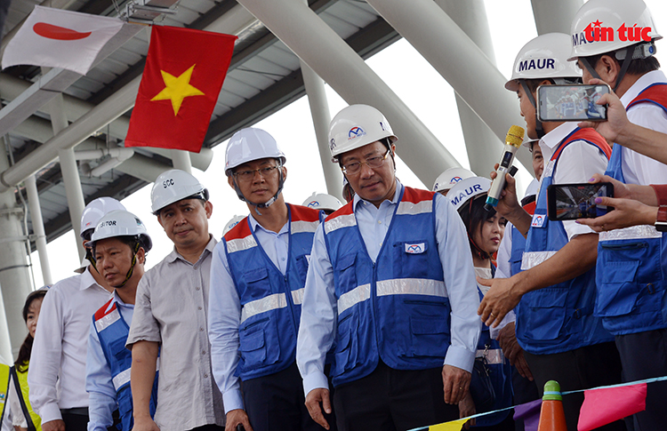 Phó Thủ tướng Phạm Bình Minh khảo sát tuyến metro Bến Thành-Suối Tiên