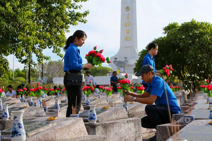 Tổ chức các hoạt động tri ân tại các nghĩa trang liệt sỹ