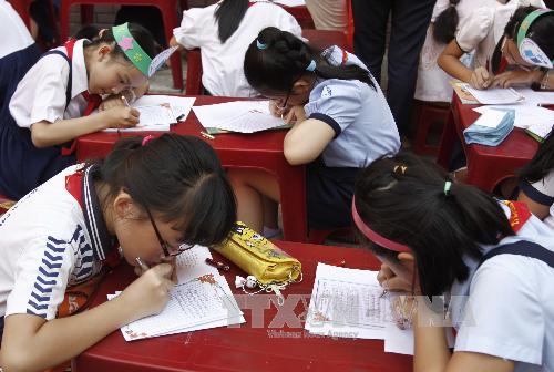Xem xét điều chỉnh thời gian học tập và nghỉ hè của học sinh trường tư thục