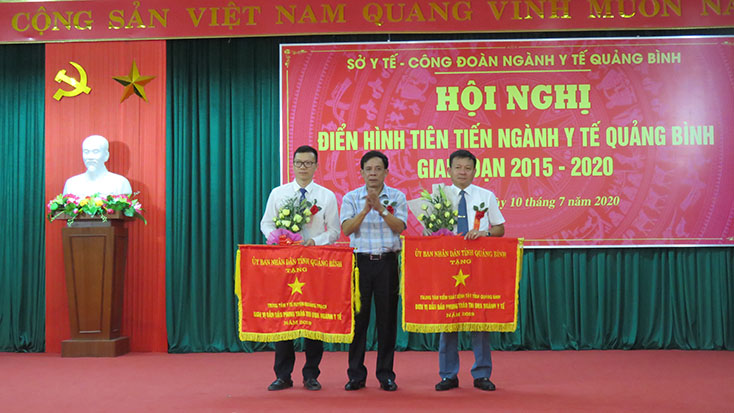 Ngành Y tế: Tôn vinh điển hình tiên tiến giai đoạn 2015 - 2020