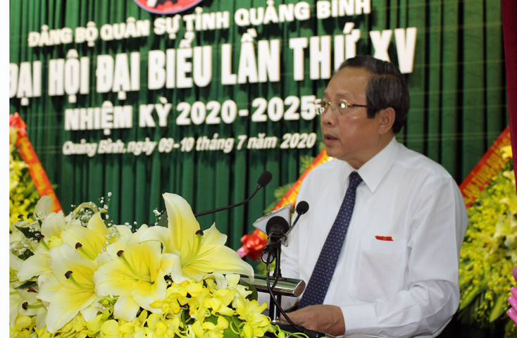 "Tiếp tục phát huy truyền thống quê hương "Quảng Bình hai giỏi", lập nhiều chiến công mới, đóng góp nhiều hơn nữa vào sự nghiệp xây dựng và bảo vệ Tổ quốc "(*)