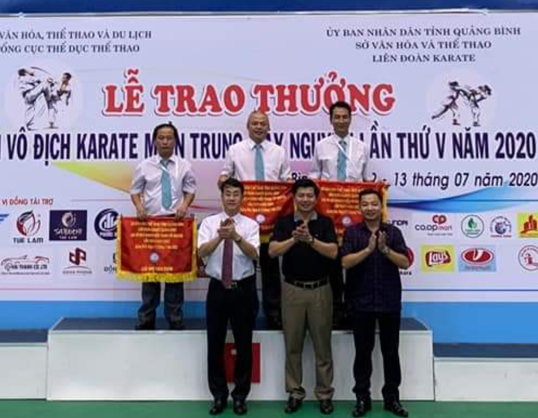 Thừa Thiên-Huế giành giải nhất toàn đoàn giải vô địch Karate miền Trung - Tây Nguyên năm 2020