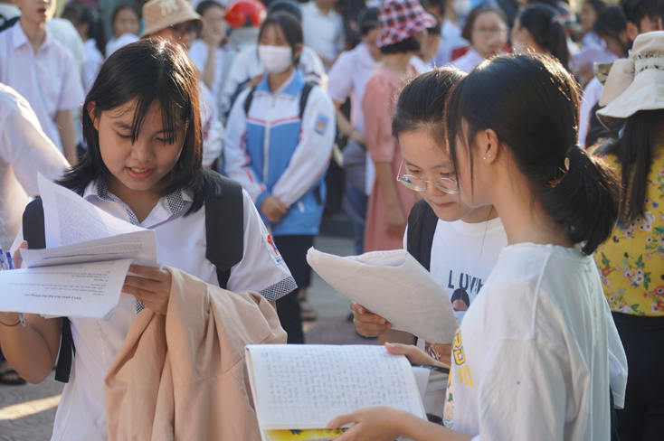Sáng nay, 643 thí sinh thi tuyển vào lớp 10 Trường THPT chuyên Võ Nguyên Giáp
