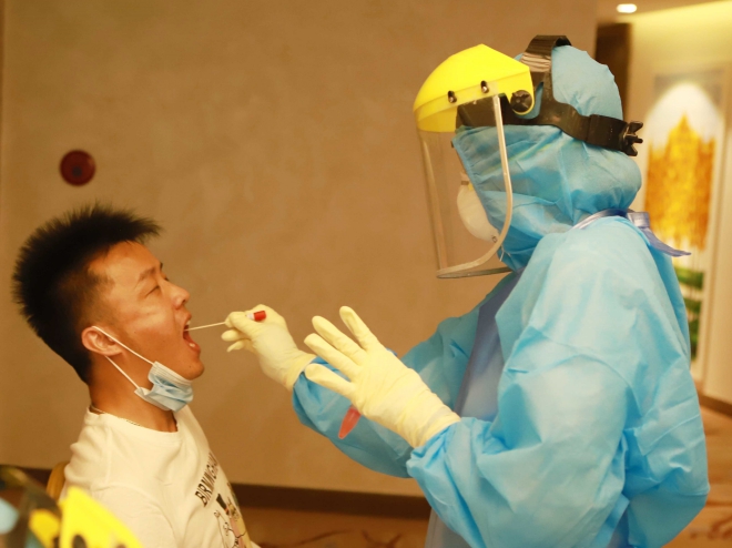 Dịch COVID-19: Chỉ còn 15 ca dương tính với virus SARS-CoV-2 ở Việt Nam