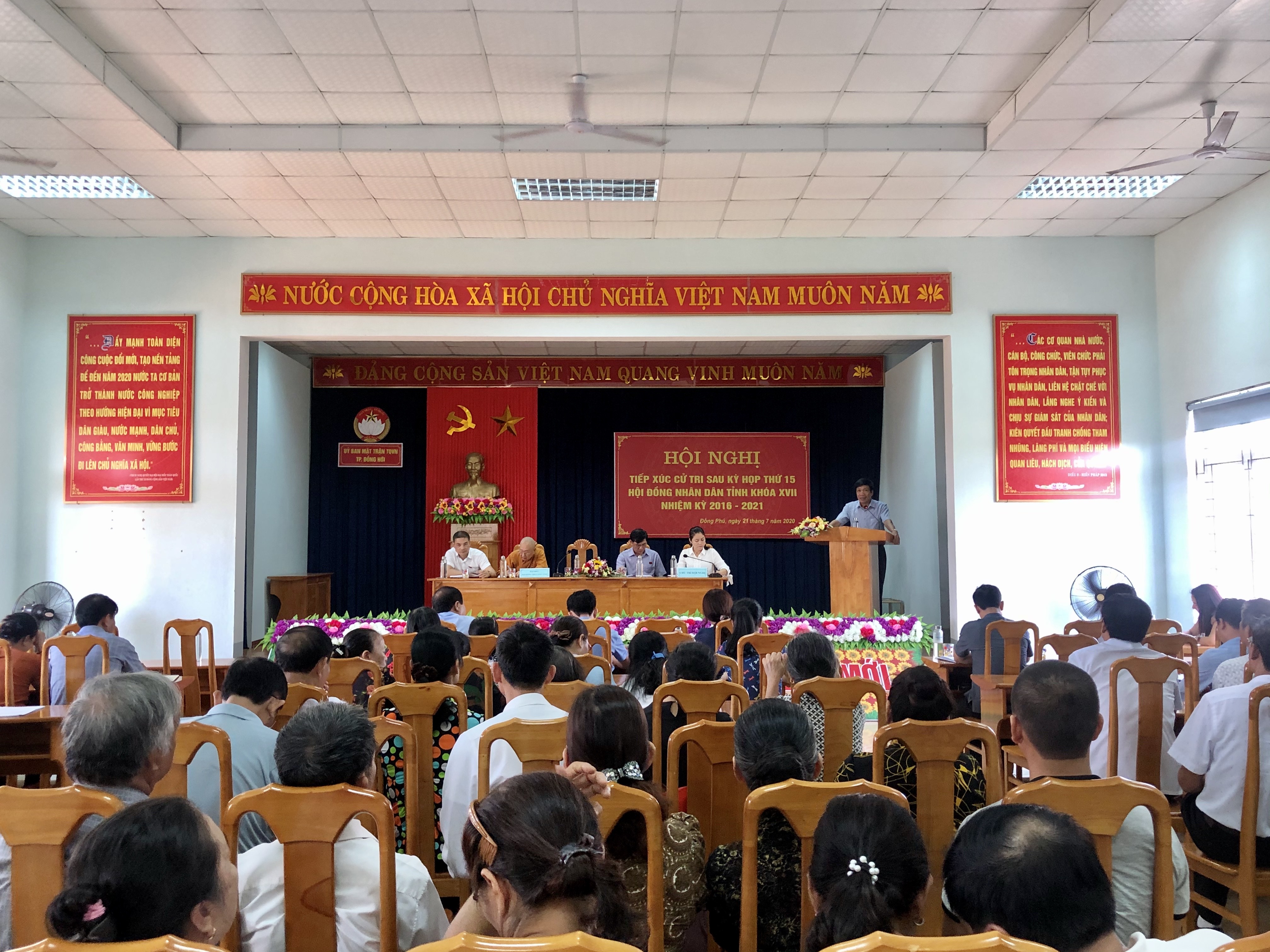 Đại biểu HĐND tỉnh tiếp xúc cử tri sau kỳ họp thứ 15