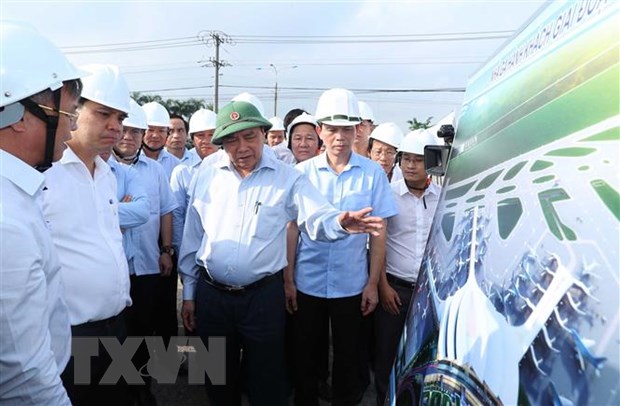 Thủ tướng Nguyễn Xuân Phúc kiểm tra tiến độ Dự án sân bay Long Thành