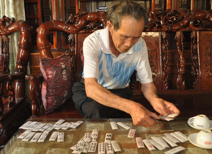 Người "nặng duyên" với bài chòi