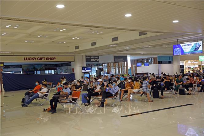 Thực hiện nghiêm việc phòng, chống dịch COVID-19 tại các sân bay