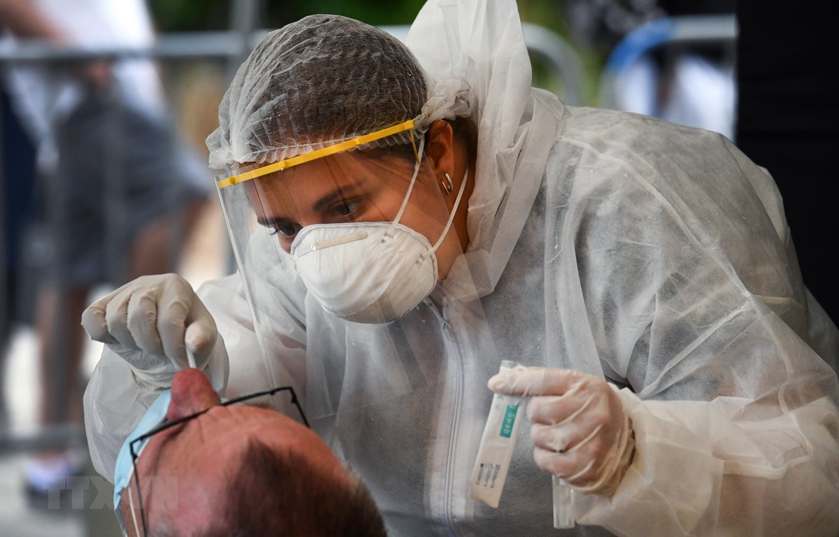 Ai có thể miễn nhiễm với virus SARS-CoV-2 gây dịch bệnh COVID-19?