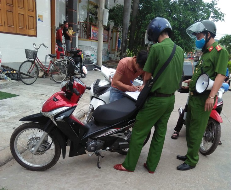 Công an chính quy phát huy sức mạnh