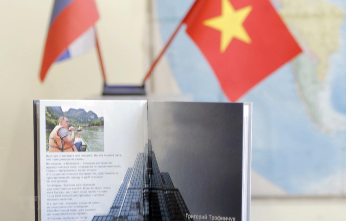 "Việt Nam cất cánh" - cuốn sách tô thắm tình hữu nghị Việt Nam-Nga