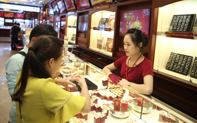 Giá vàng trong nước hạ nhiệt, xuống dưới 59 triệu đồng