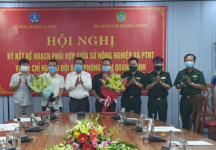 Ký kết kế hoạch phối hợp giữa Sở Nông nghiệp-PTNT và Bộ Chỉ huy Bộ đội Biên phòng tỉnh