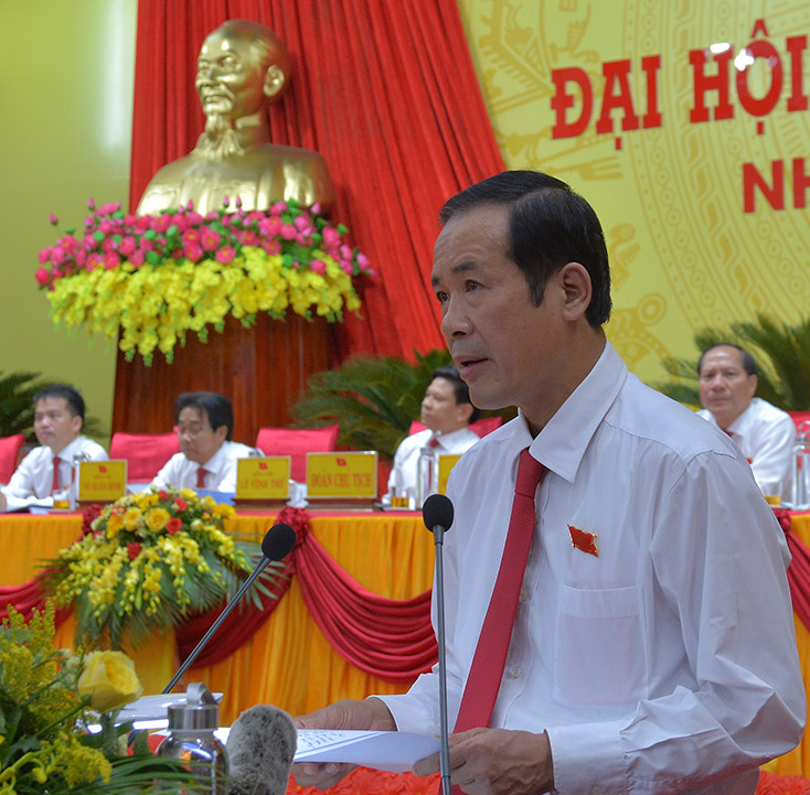 Đoàn kết một lòng, vượt qua khó khăn, phấn đấu xây dựng huyện Lệ Thủy ngày càng phát triển giàu đẹp (*)