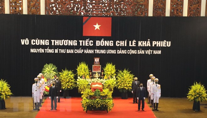 Gần 660 đoàn đến viếng nguyên Tổng Bí thư Lê Khả Phiêu