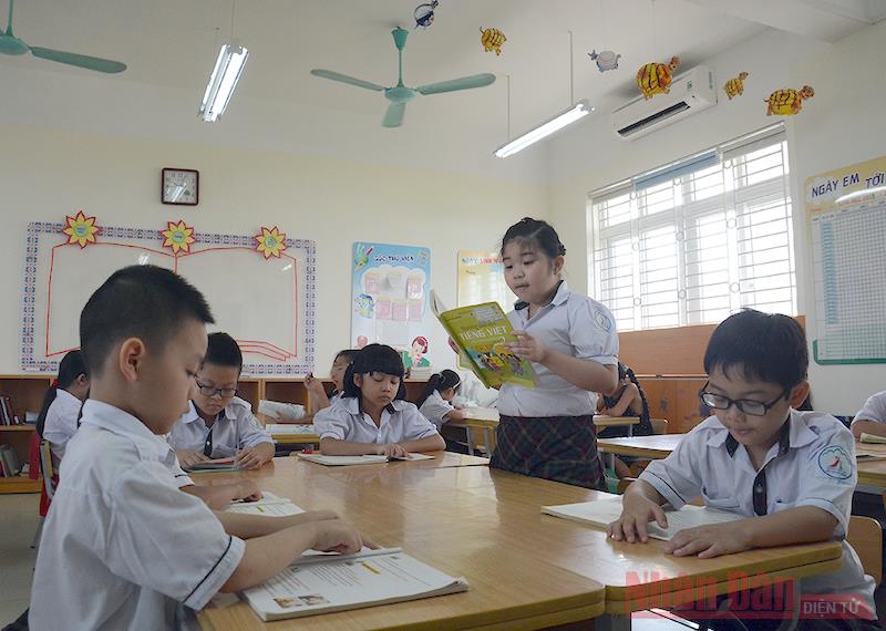 Đang thẩm định 33 bản mẫu sách giáo khoa lớp 2