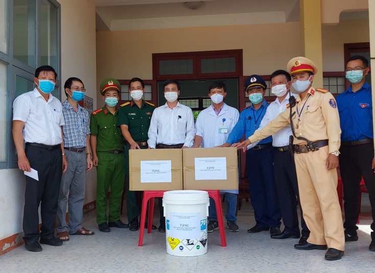 Tăng cường hơn nữa công tác kiểm soát người, phương tiện vào địa bàn tỉnh