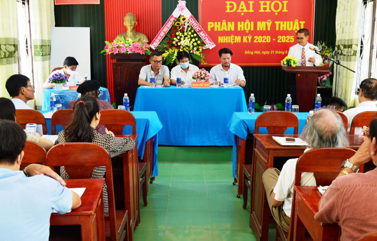 Hoạ sỹ Nguyễn Lương Sáng được bầu giữ chức Phân hội trưởng Phân hội Mỹ thuật