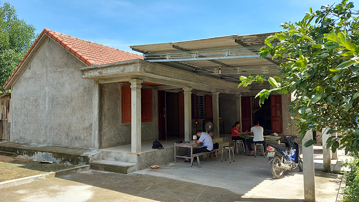 Mâu thuẫn gia đình, con trai dùng dao chém và cắt cổ mẹ ruột