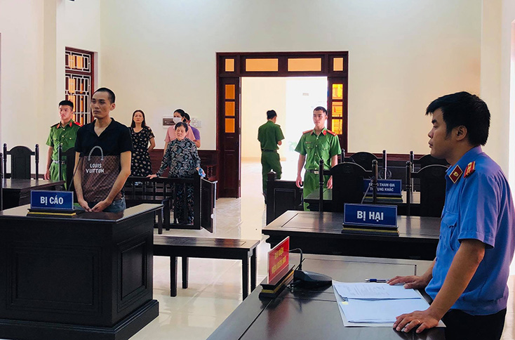 Xử phạt 12 tháng tù kẻ dâm ô học sinh tiểu học