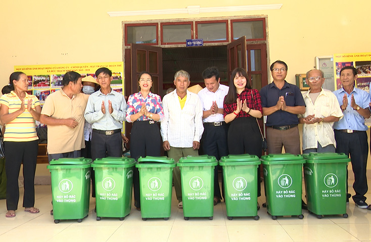 Tổ chức lễ ra quân "Nông dân, ngư dân chung tay tham gia bảo vệ môi trường biển"
