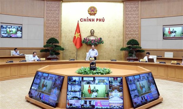 Thủ tướng: Xem xét mở lại một số đường bay thương mại quốc tế