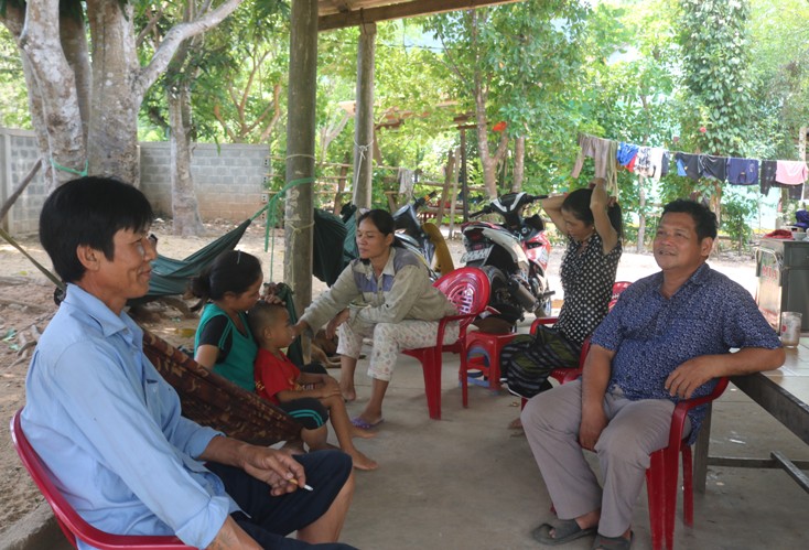 Người tận tâm với dân bản Khe Ngát