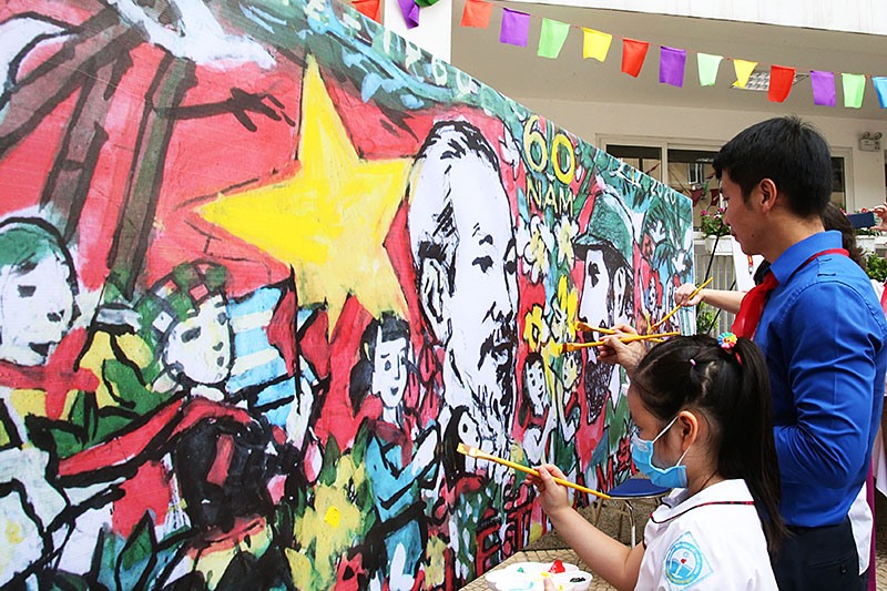 Thi vẽ tranh "Việt Nam - Cuba thắm tình đoàn kết"
