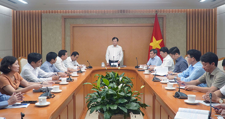 Phó Thủ tướng Trịnh Đình Dũng làm việc với Ban Thường vụ Tỉnh ủy Quảng Bình